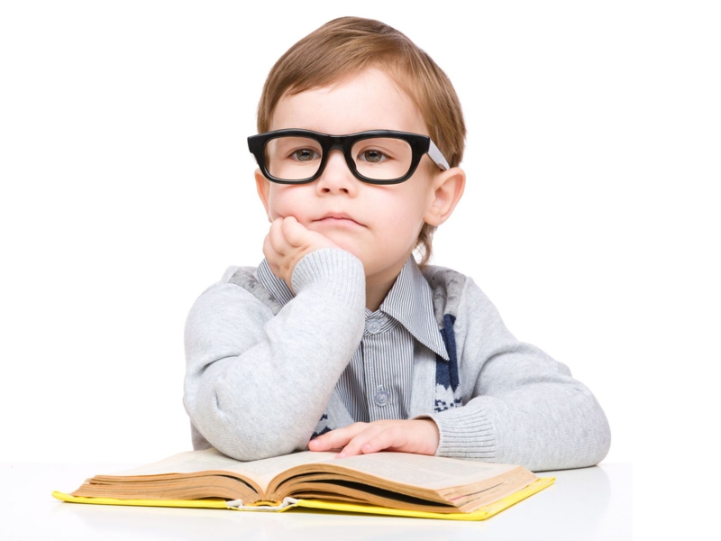 Как приучить ребенка к очкам